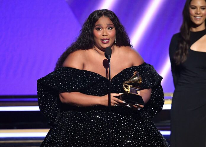 lizzo-grammy-vence-scaled