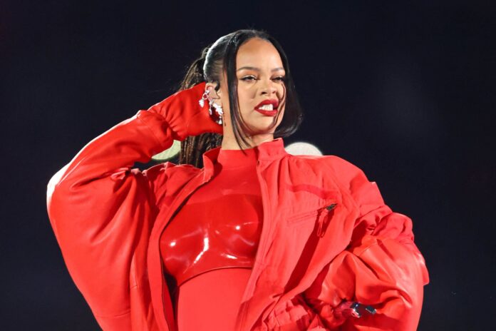 rihanna3-scaled
