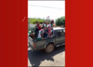 VÍDEO: Estudantes da zona rural são transportados na carroceria de caminhonete