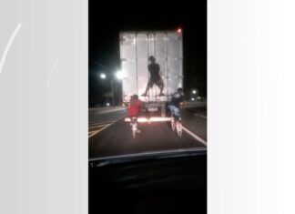 VÍDEO: Jovem faz dancinha enquanto escala caminhão em movimento e ciclistas pegam ‘rabeira’