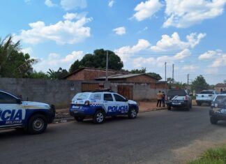 Jovens encontrados mortos, amordaçados e amarrados dentro de casa são identificados