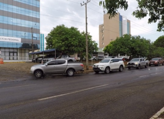 Carros apreendidos em operação contra o tráfico internacional de drogas chegam a Palmas