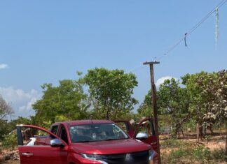 Empresários são presos após irem armados atrás de suspeito que furtou supermercado
