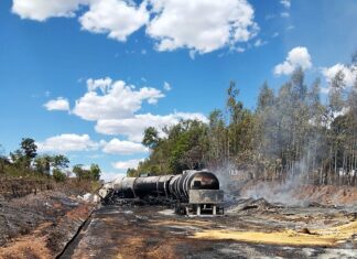 Trecho onde carretas bateram e pegaram fogo será liberado nesta sexta-feira (15); motoristas ficaram carbonizados