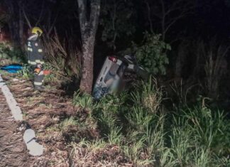 Caminhonete que capotou em acidente na BR-226 era da Secretaria de Saúde de Axixá e transportava pacientes para o HGP