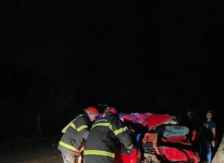 Motorista que bateu de frente com ônibus e morreu era adolescente de 16 anos