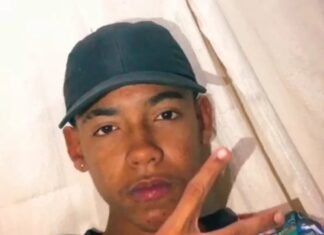 Dois adolescentes são executados com tiros na porta de casa