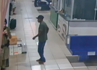 Policial atacado com faca em rodoviária estava comendo lanche após chegar de viagem; suspeito morreu