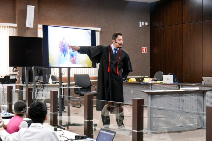 tribunal-do-juri-barra-da-grota-promotor-de-justica-andre-henrique-oliveira-leite-27-10-2023-flavio-herculano-mpto-3712