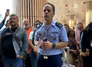 Instruções, check de nomes, aplauso: vídeo mostra brasileiros no aeroporto de Israel antes de embarcar em avião da FAB