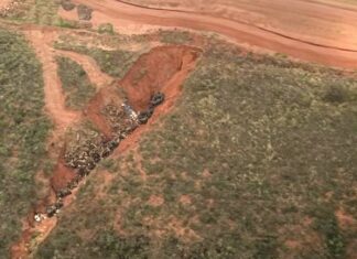 Governo investiga crimes ambientais nas Serras Gerais após surgimento de cratera e denúncias sobre descarte de embalagens de agrotóxicos e pneus