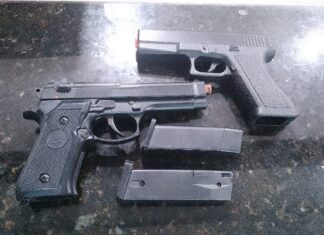 Estudante é flagrado com duas pistolas airsoft dentro de escola e vai parar na delegacia