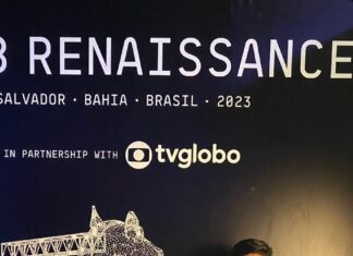 Fã que já fugiu de casa aos 15 anos para ver show da Beyoncé é convidado para premiere e fica bem pertinho da ‘Queen B’