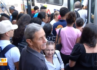 Passageiros enfrentaram superlotação e longa espera mesmo com nova frota de 30 ônibus nas ruas de Palmas