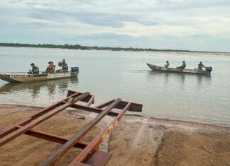 Operação nos rios apreende motor, arpões, 900 metros de redes e multa três pescadores em R$ 15 mil