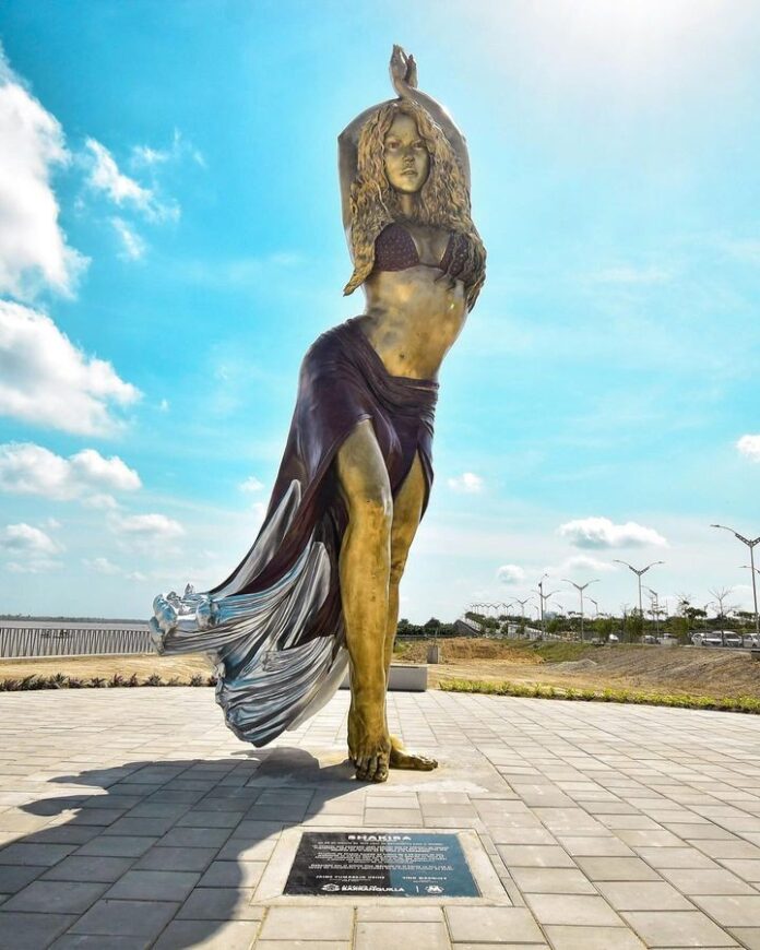 shakiraestatua