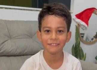 Menino encontra cachorrinha vira-lata perdida após comover internet com vídeo pedindo ajuda