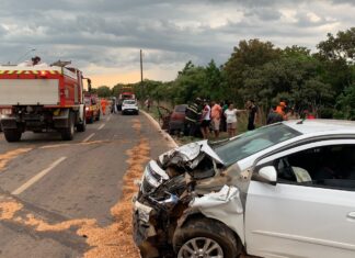 Acidente envolvendo três carros deixa uma morte em avenida de Palmas