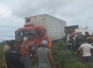 Acidente entre dois caminhões deixa uma pessoa morta e duas feridas na TO-050