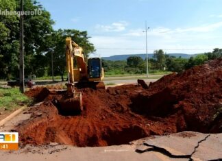 Prefeitura começa obras na cratera que se abriu em rua de Palmas