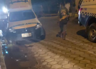 Jovem de 15 anos morre após perder o controle de motocicleta e ser atropelado por ônibus escolar