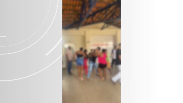 confusao-briga-escola
