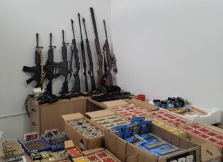 Arsenal apreendido em operação sobre venda ilegal de armas pode ser destruído ou doado, diz delegado