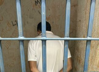 Homem perde celular após ser detido pela PM e volta à delegacia para denunciar que teve R$ 8 mil furtados de conta