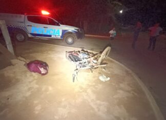 Motociclista morre após bater em ônibus escolar que levava crianças da zona rural