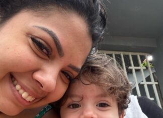 Pais de criança com doença rara conseguem na justiça tratamento com remédio mais caro do mundo