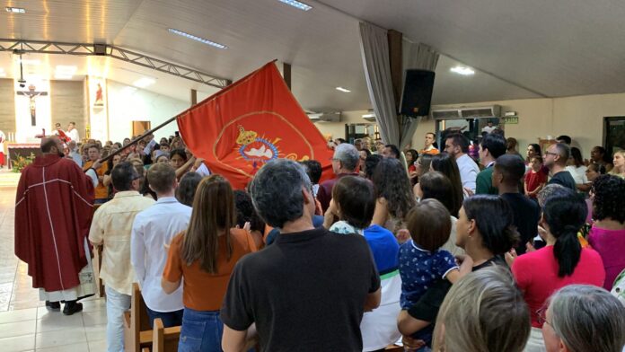 bandeira-divino-scaled