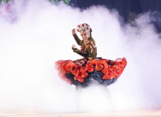 Com lenda sobre fera do sertão,
Ysmir Ribeiro é eleita rainha do Arraiá da Capital 2024