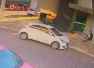 Mulher que pôs fogo em homem no meio da rua diz que agiu por vingança após ter sido abusada sexualmente
