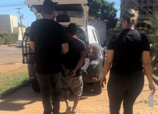 Suspeito de agredir a própria mãe é preso após descumprir medida protetiva e entrar na casa dela pedindo ‘bênção’