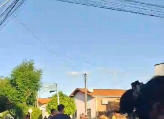 Acidente envolvendo viatura policial e uma moto deixa um homem ferido no Bico do Papagaio