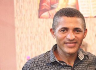 Mãe e filho são suspeitos de esfaquear e dar ‘mata-leão’ que causaram a morte de ex-vereador, diz polícia