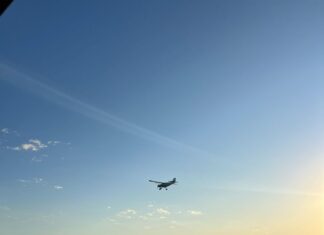 Piloto de avião que fez voo rasante no lago é identificado e inquérito vai apurar possível conduta perigosa