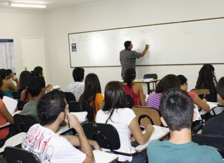 Prefeitura abre mais de 750 vagas para curso gratuito pré-Enem; veja como participar
