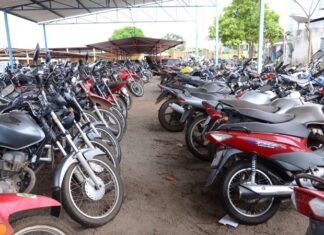 Mais de 900 veículos apreendidos serão leiloados com lances a partir de R$ 30