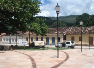 Idoso morre após sair de festejo e bater carro em caminhonete na BR-010