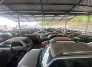Mais de 900 veículos serão leiloados com lances a partir de R$ 10; veja como participar