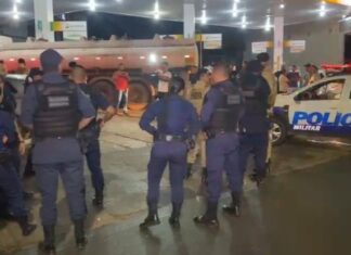 Suspeito de assaltar taxista é preso após perseguição e tiroteio em avenidas, diz PM