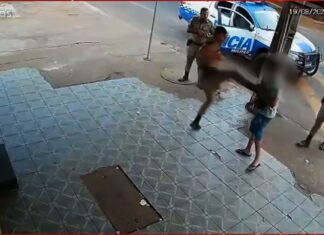 VÍDEO: Funcionário é agredido com chutes por PM na porta da distribuidora onde trabalha