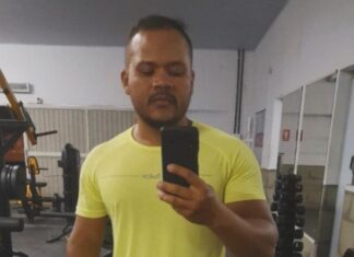 Personal trainer é morto a pauladas e tem o celular roubado na frente de casa