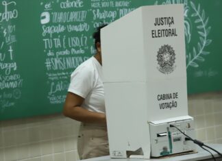 Mais de 200 mil eleitores devem ir às urnas escolher o próximo prefeito de Palmas neste domingo