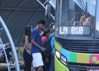 Passageiros reclamam de cobrança do transporte coletivo nos fins de semana e feriados em Palmas