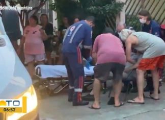 Vídeo mostra resgate de entregador picado por abelhas levado para hospital inconsciente