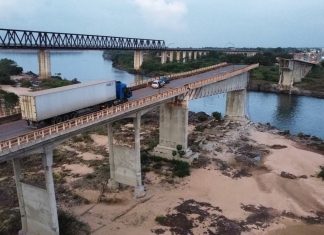 Ponte que desabou foi construída em 1960, passou por reparos em 1998 e precisava de novas obras; veja histórico da estrutura