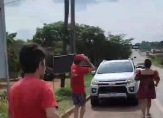 Jovens desistem de atravessar ponte minutos antes de queda após verem notícias sobre a estrutura: ‘Fez um estrondo’