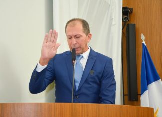 Manoel Bomfim (PODE) toma posse na Câmara Municipal após vereadora ser nomeada secretária de educação de Palmas